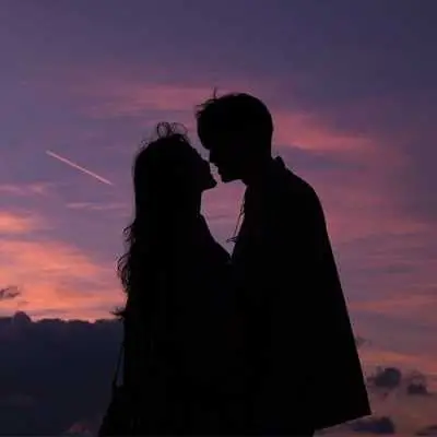romantic couple pic for dp